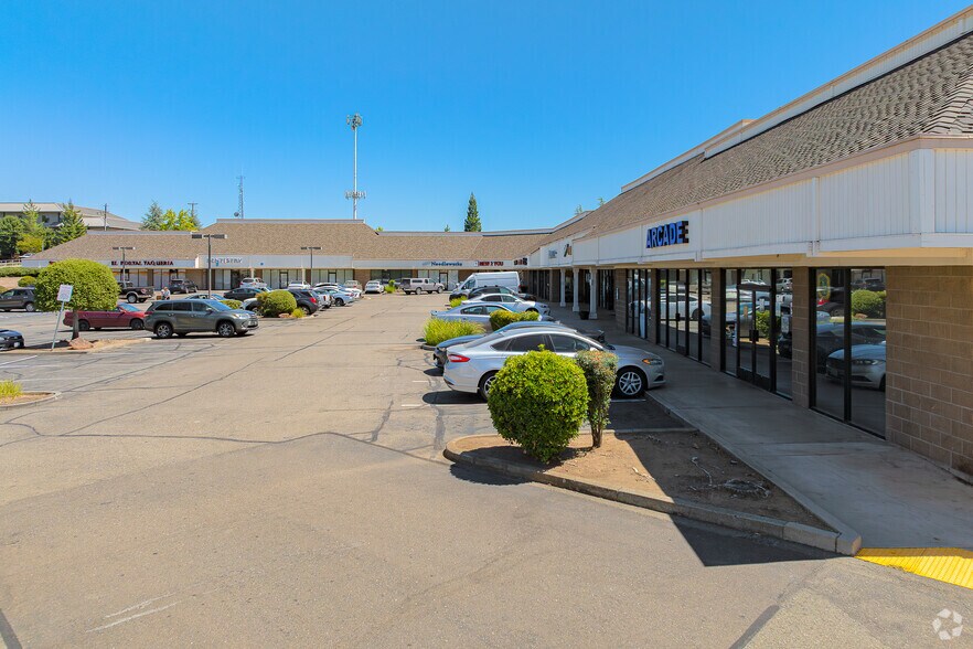 13348-13354 Lincoln Way, Auburn, CA à louer - Photo principale – Image 1 sur 1