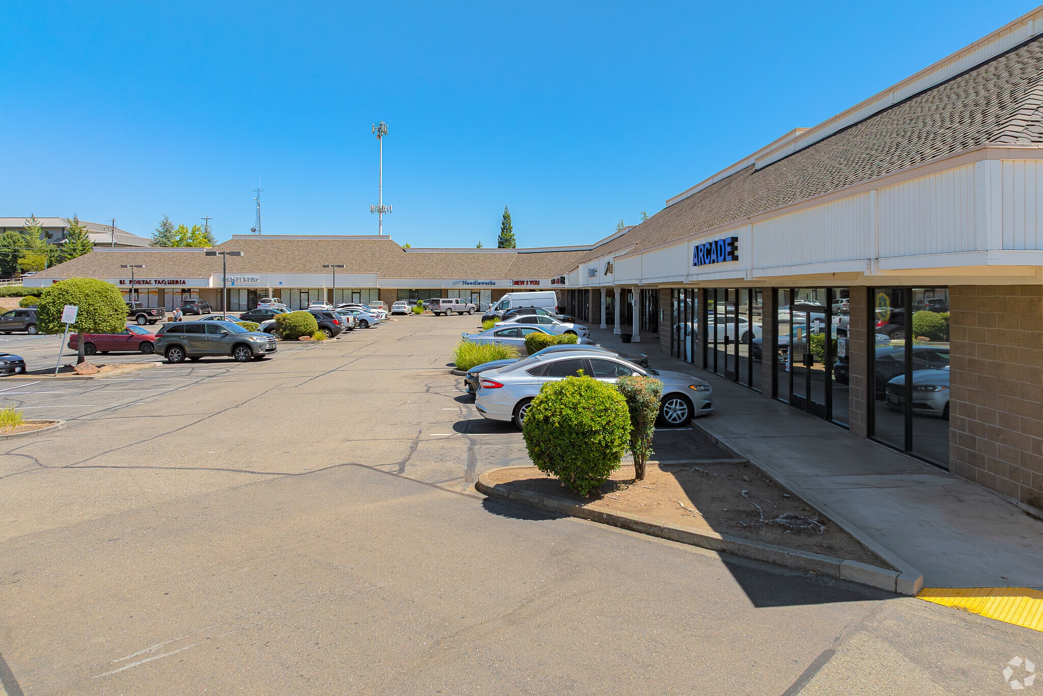 13348-13354 Lincoln Way, Auburn, CA à louer Photo principale– Image 1 sur 2