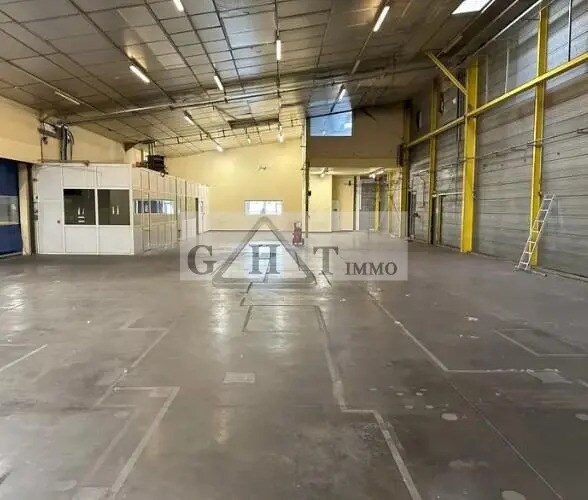 Industriel/Logistique dans Fontenay-sous-Bois à vendre - Photo de l’immeuble – Image 3 sur 3