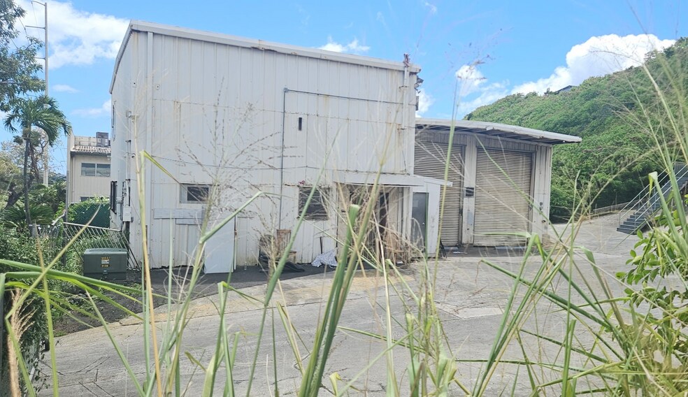 99-1076 Iwaena St, Aiea, HI à vendre - Photo de l’immeuble – Image 1 sur 5