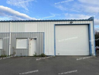 Plus de détails pour Local d'activités à louer