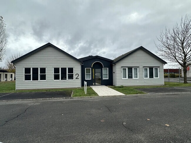 Plus de détails pour 11 Rue De Micy, La Chapelle-Saint-Mesmin - Bureau à louer