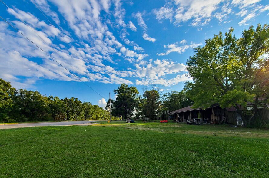 2.18 Acres NE Hudson Rd, Rogers, AR à vendre - Photo de l’immeuble – Image 3 sur 5