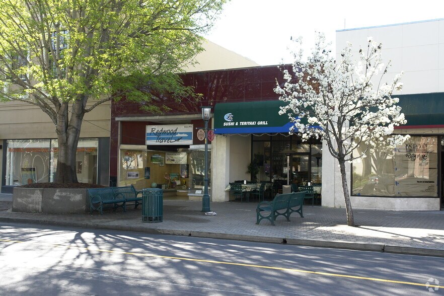 2323 Broadway St, Redwood City, CA à louer - Photo de l’immeuble – Image 2 sur 6