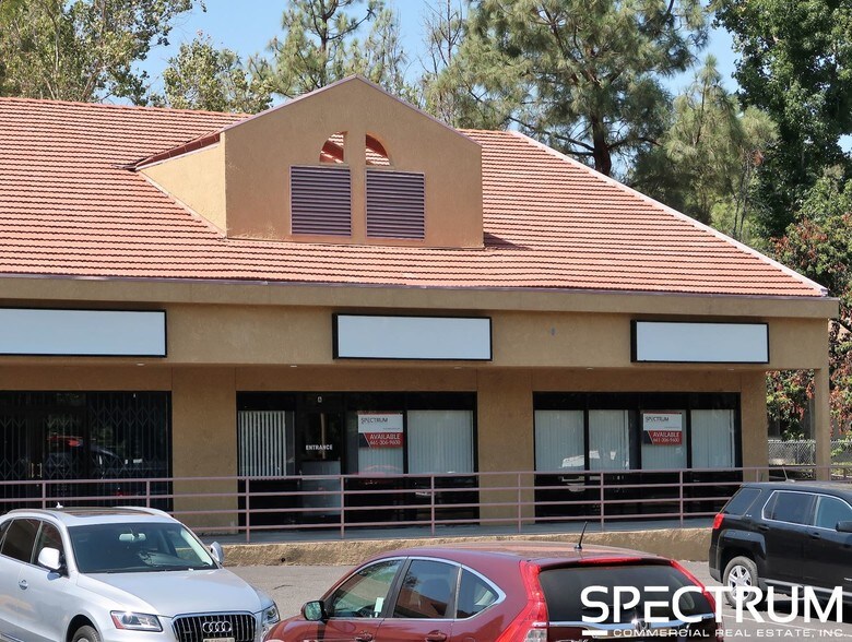 25850 Tournament Rd, Valencia, CA à louer - Photo de l’immeuble – Image 2 sur 10