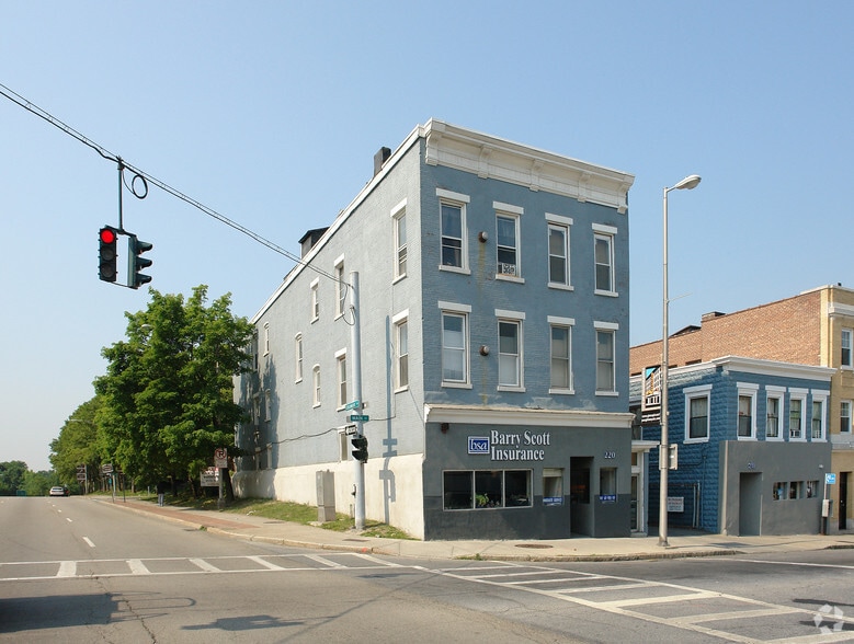 220 Main St, Poughkeepsie, NY à vendre - Photo principale – Image 1 sur 2