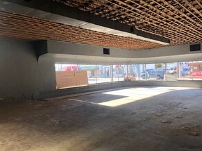 8925 Main St, Needville, TX à louer Photo intérieure– Image 2 sur 9