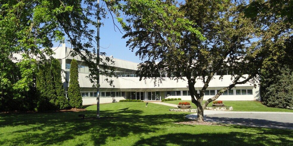 3200 Riverside Dr, Green Bay, WI à vendre - Photo de l’immeuble – Image 3 sur 7