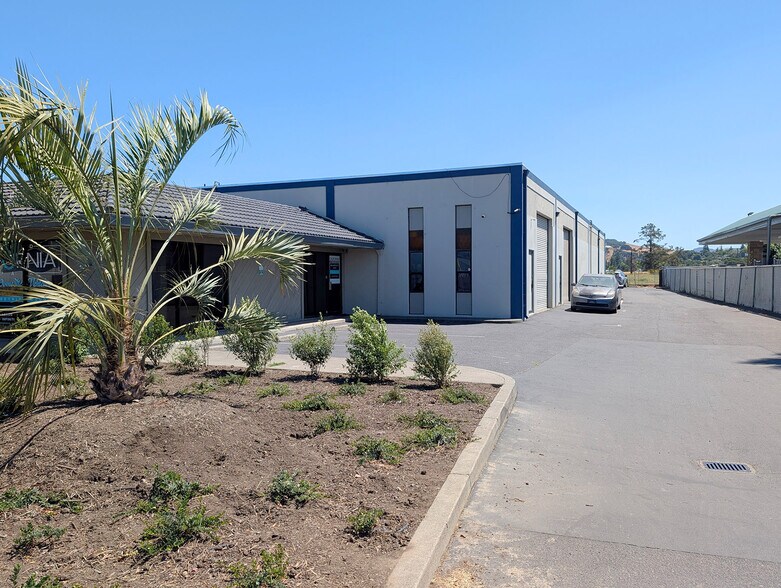 660 Lakeville St, Petaluma, CA à louer - Photo de l’immeuble – Image 3 sur 10