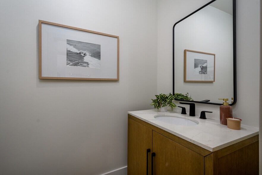 223 Howland Canal, Venice, CA à vendre - Photo de l’immeuble – Image 3 sur 39