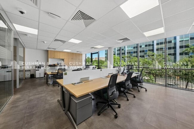 Plus de détails pour 7-9 Boulevard De Dunkerque, Marseille - Bureau à louer