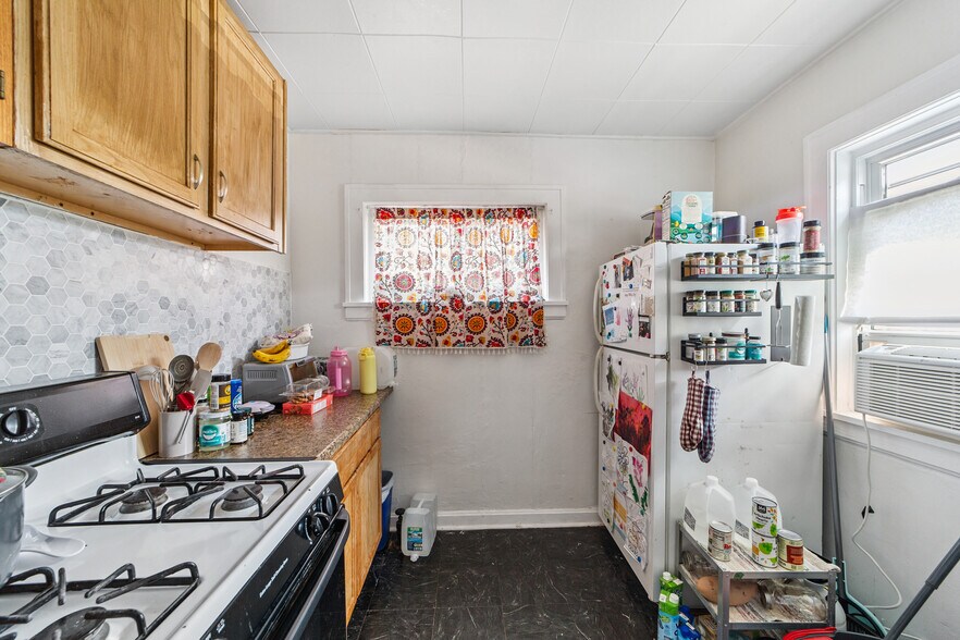 602-608 E 185th St, Cleveland, OH à vendre - Photo de l’immeuble – Image 2 sur 47