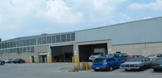 Plus de détails pour 136 W Commercial Ave, Addison, IL - Industriel/Logistique à vendre