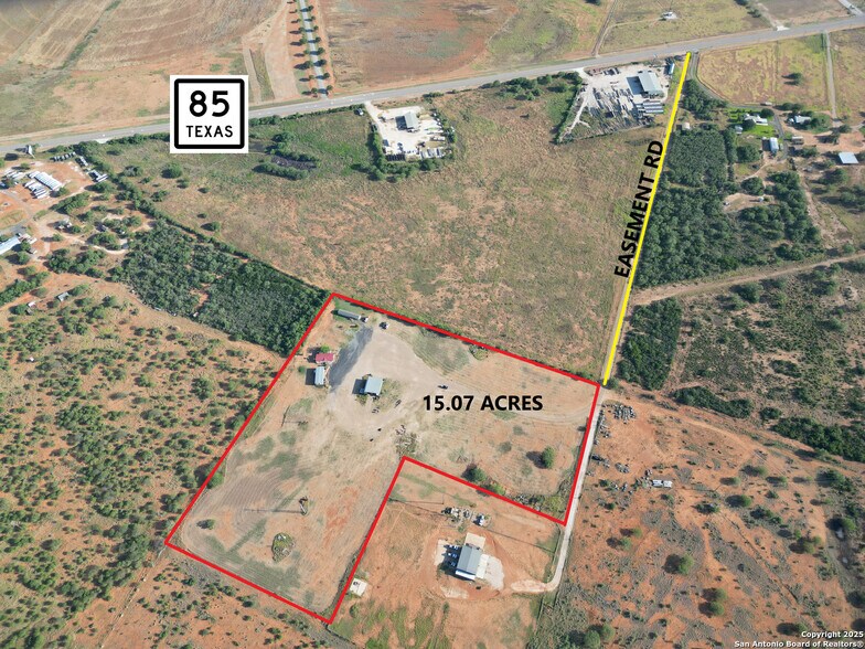 1750 W Highway 85, Dilley, TX à louer - Aérien – Image 1 sur 1