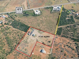 Plus de détails pour 1750 W Highway 85, Dilley, TX - Terrain à louer