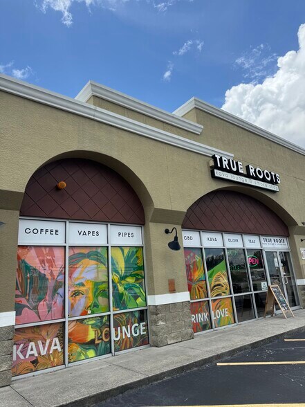 9600 66th St N, Pinellas Park, FL à louer - Photo de l’immeuble – Image 3 sur 11