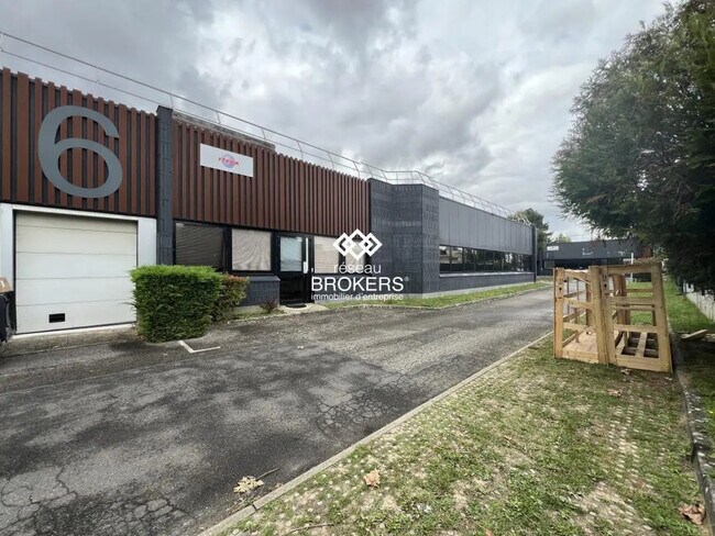 Plus de détails pour Local commercial à louer