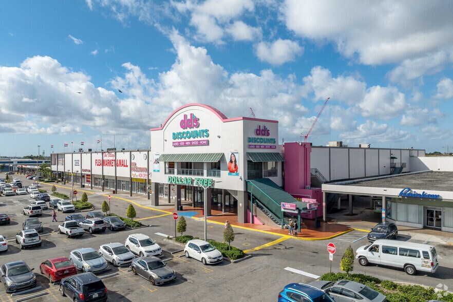 7900 NW 27th Ave, Miami, FL à louer - Photo principale – Image 1 sur 6
