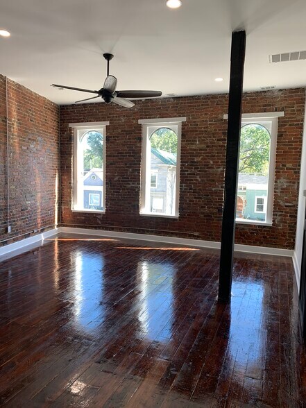 1515 E Market St, New Albany, IN à louer - Photo de l’immeuble – Image 3 sur 7