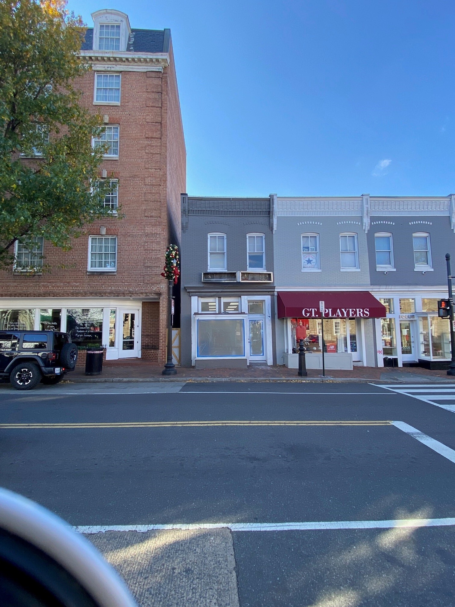 1326 Wisconsin Ave NW, Washington, DC à louer Photo de l’immeuble– Image 1 sur 2