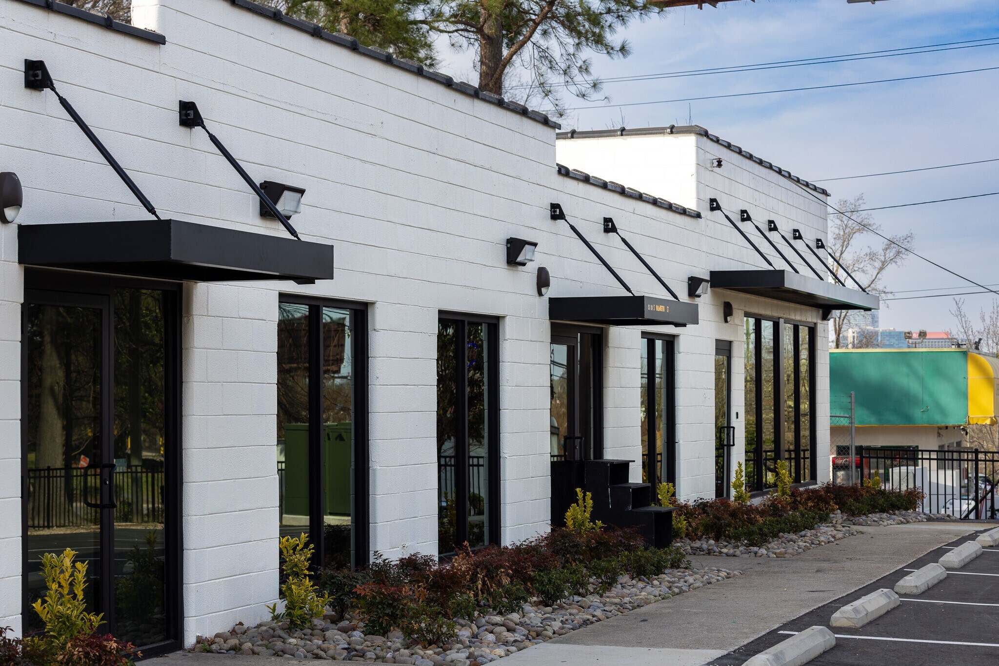 2522-2524 S Wilmington St, Raleigh, NC à louer Photo de l’immeuble– Image 1 sur 5