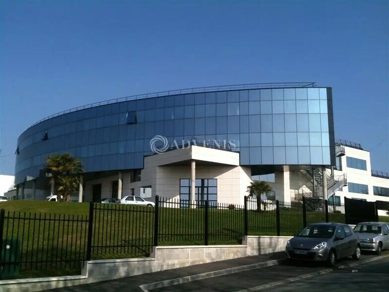 Bureau dans Bry-sur-Marne à louer - Photo de l’immeuble – Image 1 sur 5