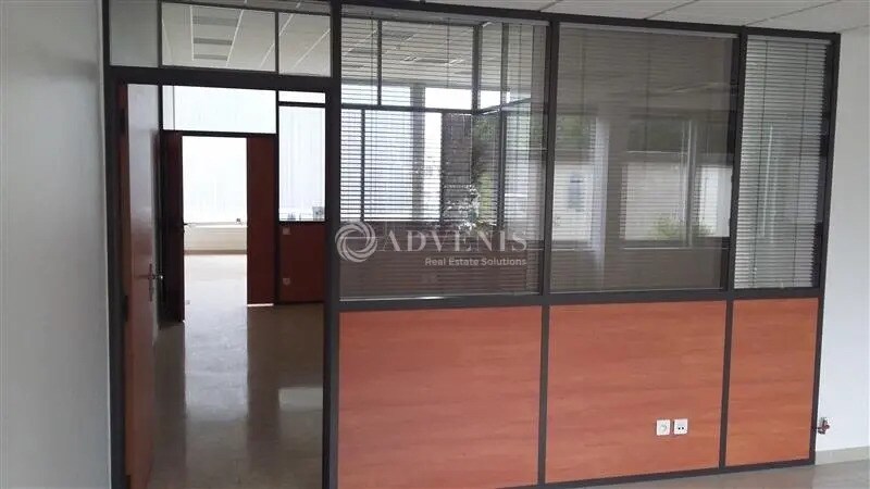 Bureau dans Neuilly-sur-Marne à louer - Photo intérieure – Image 2 sur 8