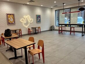 7009-7063 Parsons Blvd, Fresh Meadows, NY à louer Photo intérieure– Image 2 sur 5