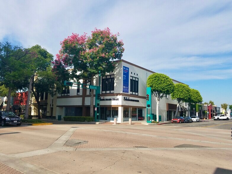 223 N Harbor Blvd, Fullerton, CA à louer - Photo de l’immeuble – Image 3 sur 12