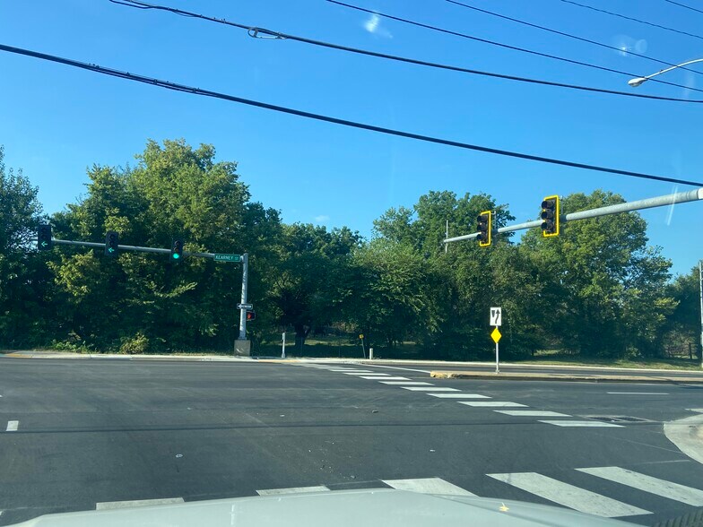 3300 W Kearney St, Springfield, MO à vendre - Photo de l’immeuble – Image 2 sur 13