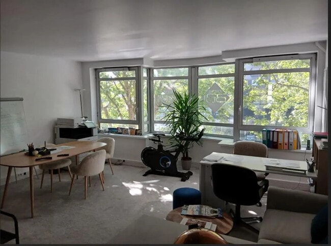 Plus de détails pour Bureau à louer