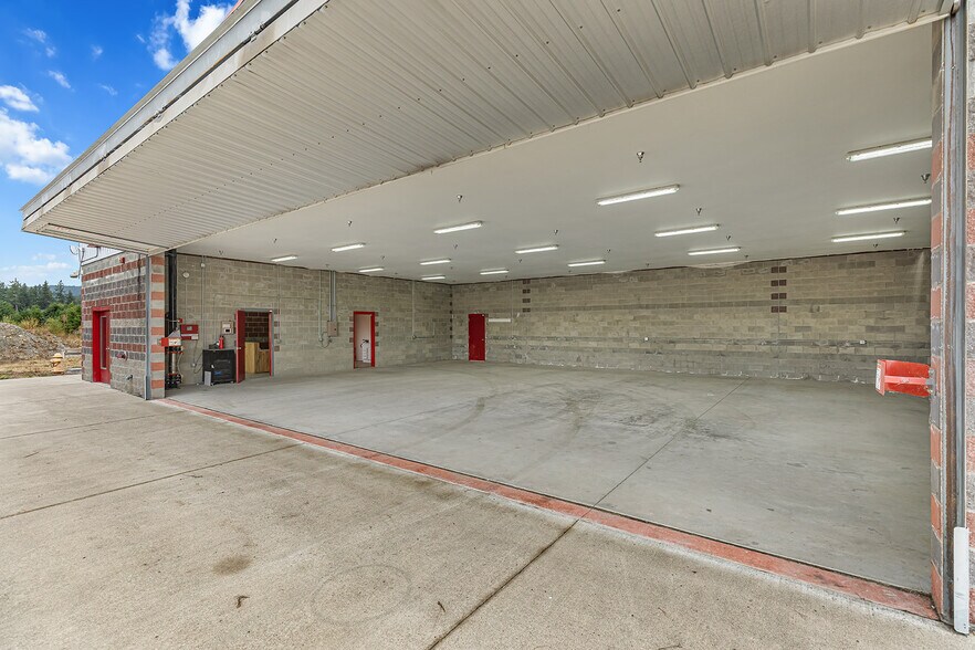 163 Reagan Ln #4 & 5, Eatonville, WA à vendre - Photo de l’immeuble – Image 2 sur 13