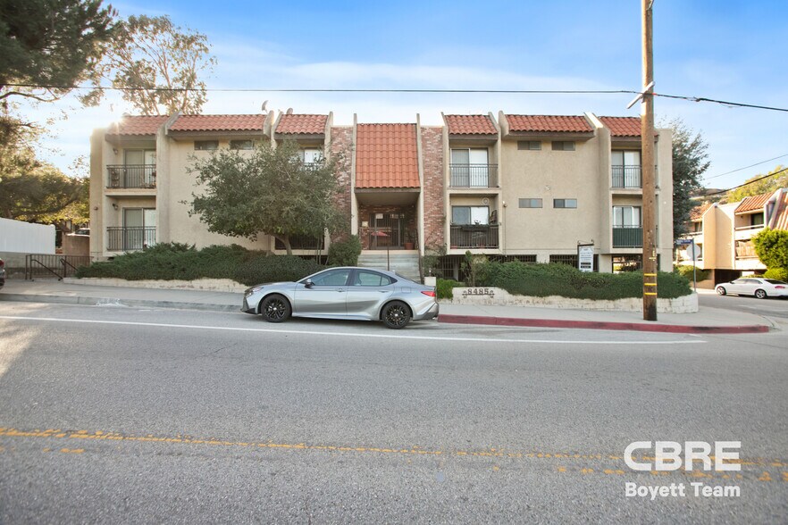 8485 Valley Circle Blvd, West Hills, CA à vendre - Photo principale – Image 1 sur 15