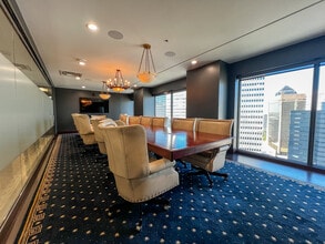 1700 Pacific Ave, Dallas, TX à louer Photo intérieure– Image 1 sur 20