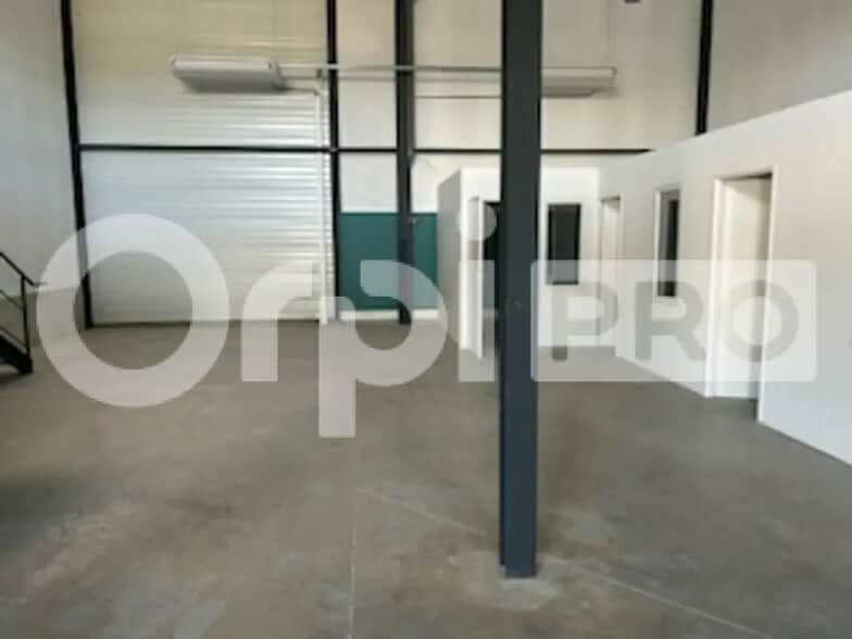 Local d’activités dans Frans à louer - Photo intérieure – Image 2 sur 6