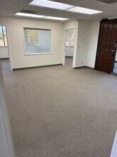 2300 Alessandro Dr, Ventura, CA à louer Photo intérieure– Image 1 sur 8