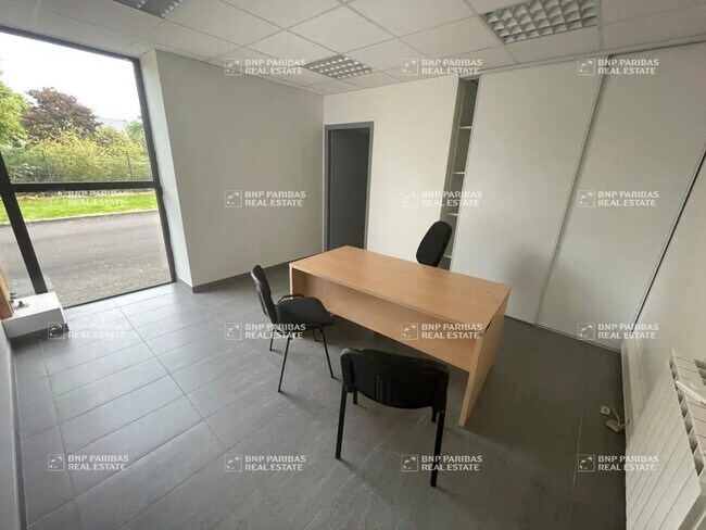 Plus de détails pour Local d'activités à louer