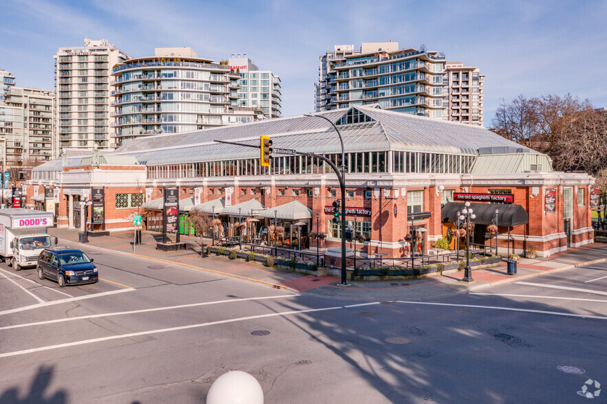 707 Douglas St, Victoria, BC à louer - Photo principale – Image 1 sur 3