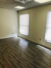 1615 W Abram St, Arlington, TX à louer Photo intérieure– Image 2 sur 9