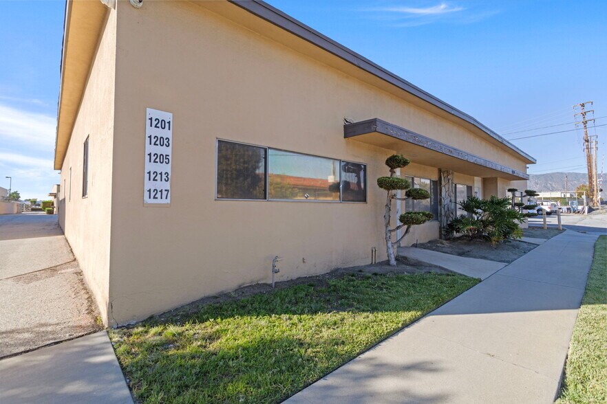 1149-1205 Azusa Canyon Rd, West Covina, CA à vendre - Photo de l’immeuble – Image 3 sur 26