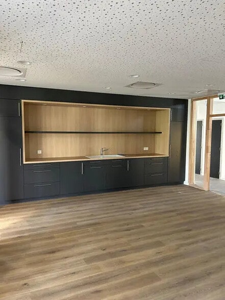 Bureau dans Mont-Saint-Aignan à louer - Photo intérieure – Image 3 sur 6