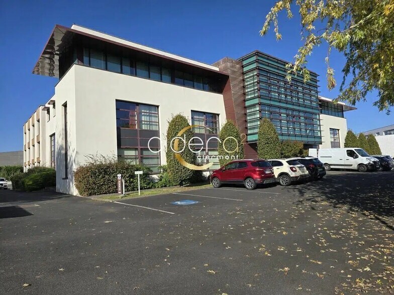 Bureau dans Clermont-Ferrand à louer - Photo de l’immeuble – Image 1 sur 12
