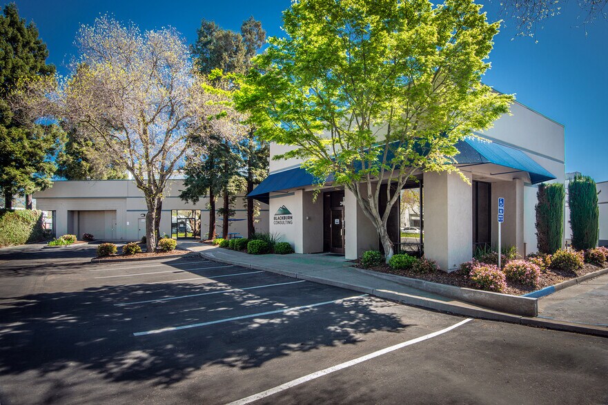2491 Boatman Ave, West Sacramento, CA à louer - Photo de l’immeuble – Image 1 sur 6