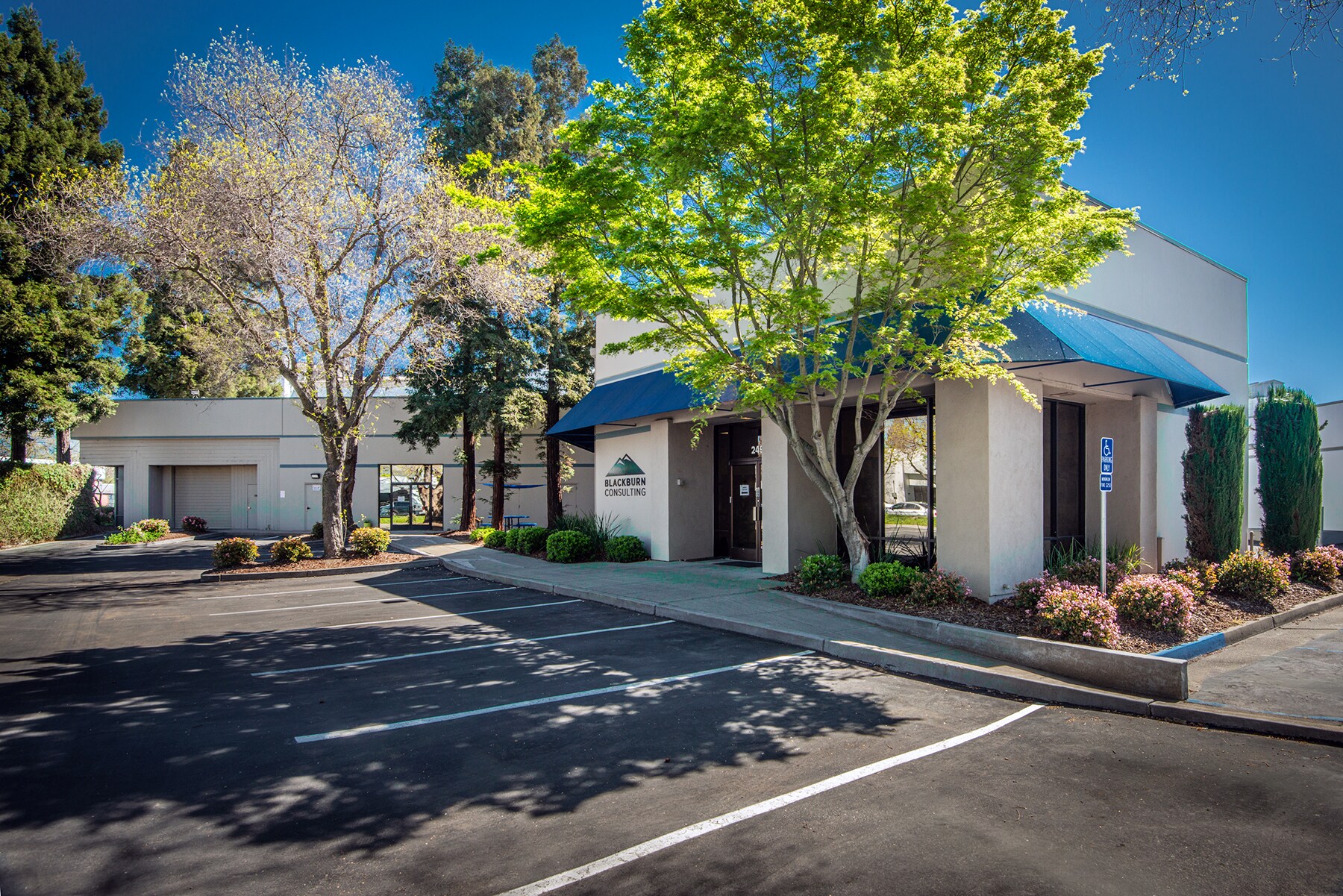2491 Boatman Ave, West Sacramento, CA à louer Photo de l’immeuble– Image 1 sur 7