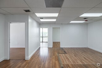 540 NW 165th St, Miami, FL à louer Photo intérieure– Image 2 sur 6