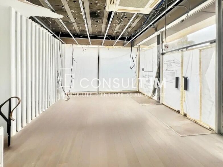 Local commercial dans Saint-Maur-des-Fossés à louer - Photo de l’immeuble – Image 2 sur 9