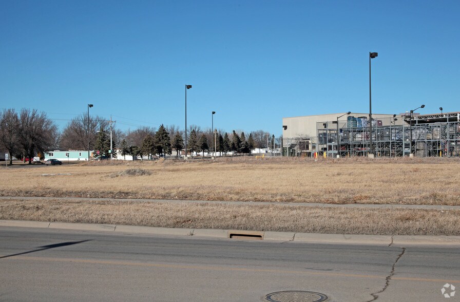 1020 Frontage Rd W, Owatonna, MN à vendre - Photo principale – Image 1 sur 7