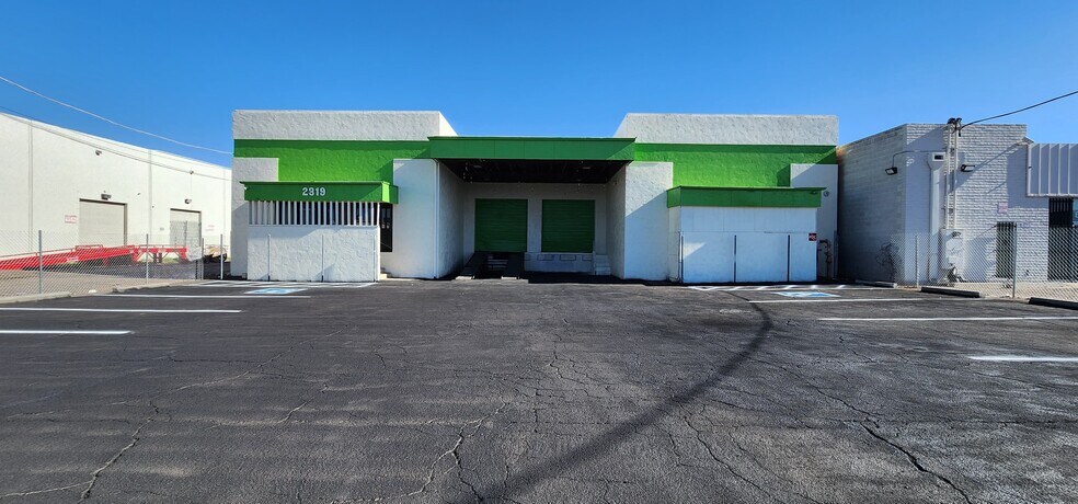 2319 W Holly St, Phoenix, AZ à louer - Photo de l’immeuble – Image 1 sur 10