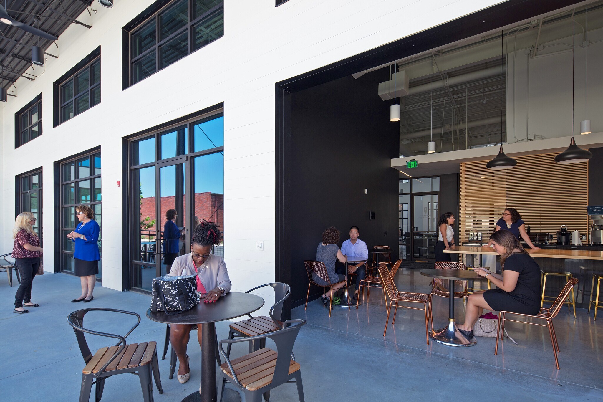 251 Armour Dr NE, Atlanta, GA à louer Photo de l’immeuble– Image 1 sur 1