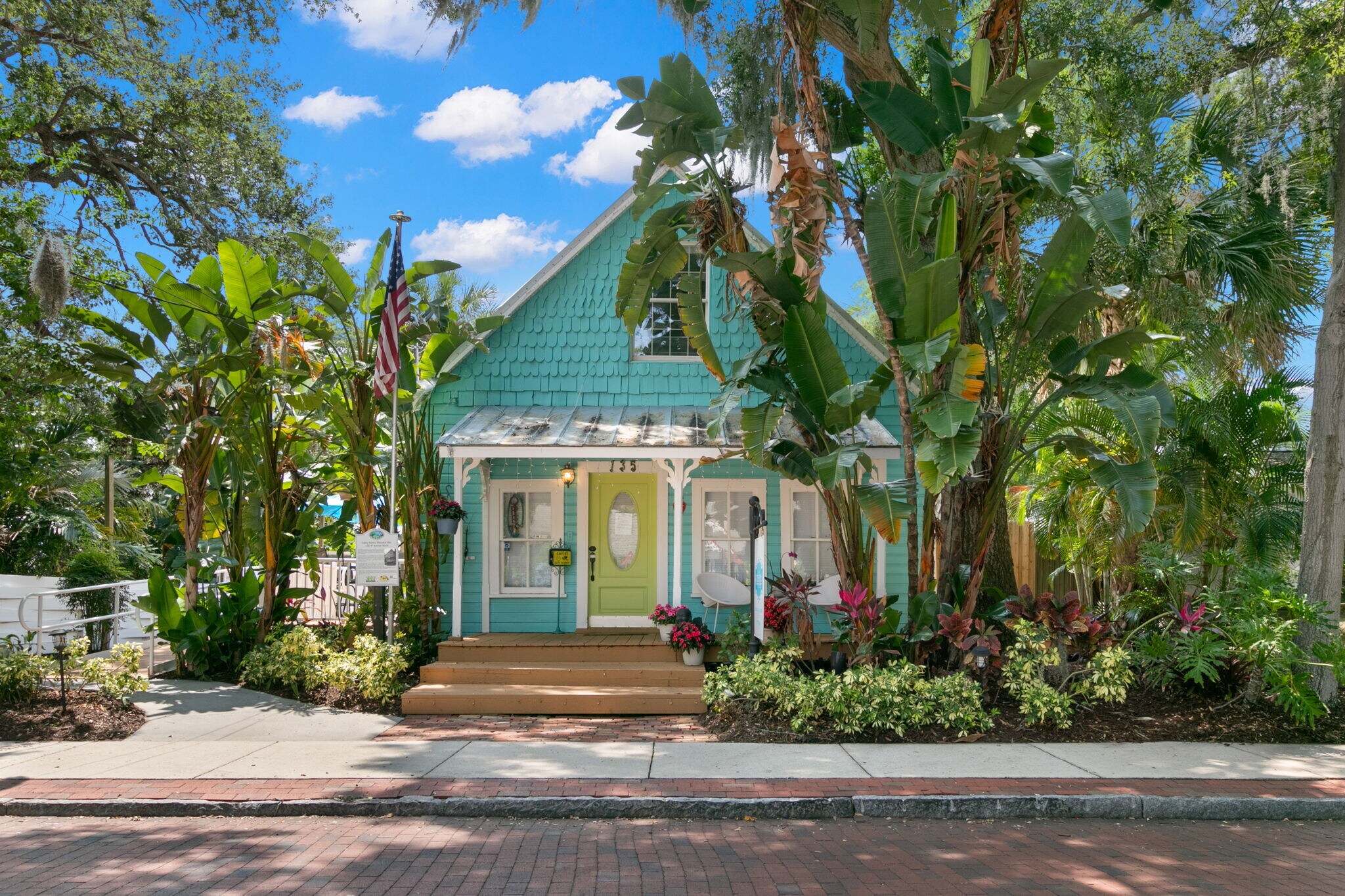 135 4th Ave N, Safety Harbor, FL à vendre Photo de l’immeuble– Image 1 sur 16
